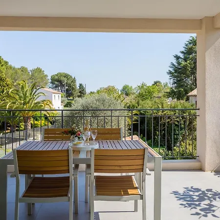 Luxurious And Spacious In The Heart Of The Cote D'azur Roquefort-les-Pins